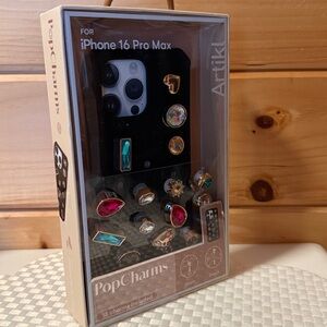 Artikl iPhone 16 Pro Max Pop Charms Phone Case NEW